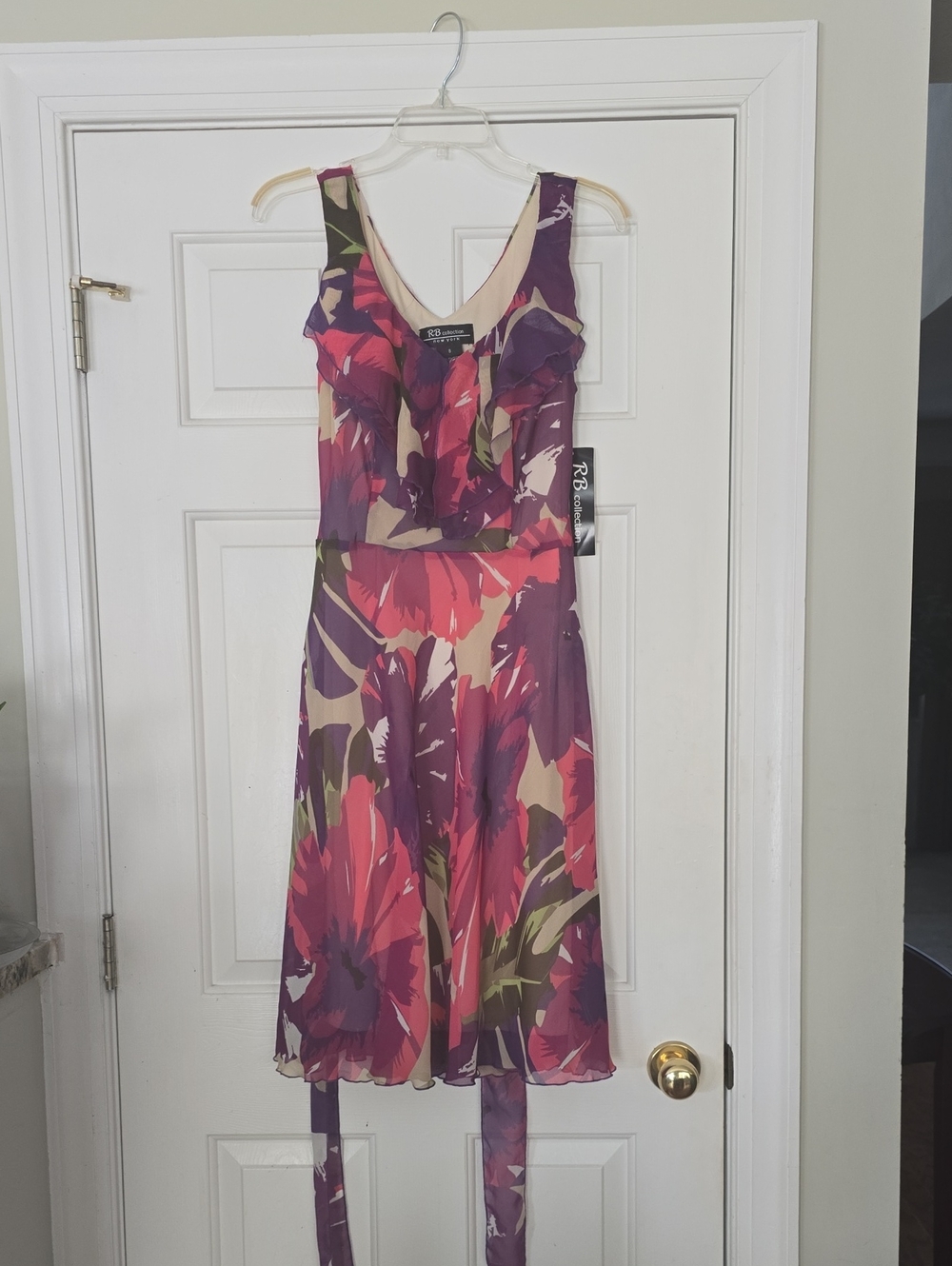 Floral V-Neck Sleeveless Midi Dress in Purple & Pink